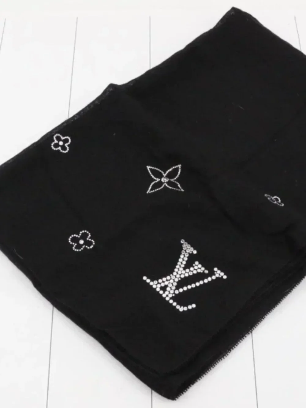 Louis Vuitton Etol Monte Carlo Cashmere Embellished Stole Noir Archive